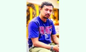 ‘এটা আমাদেরই গল্প’র গানে আলোচনায় প্রচারবিমুখ গীতিকার মাহমুদ মানজুর